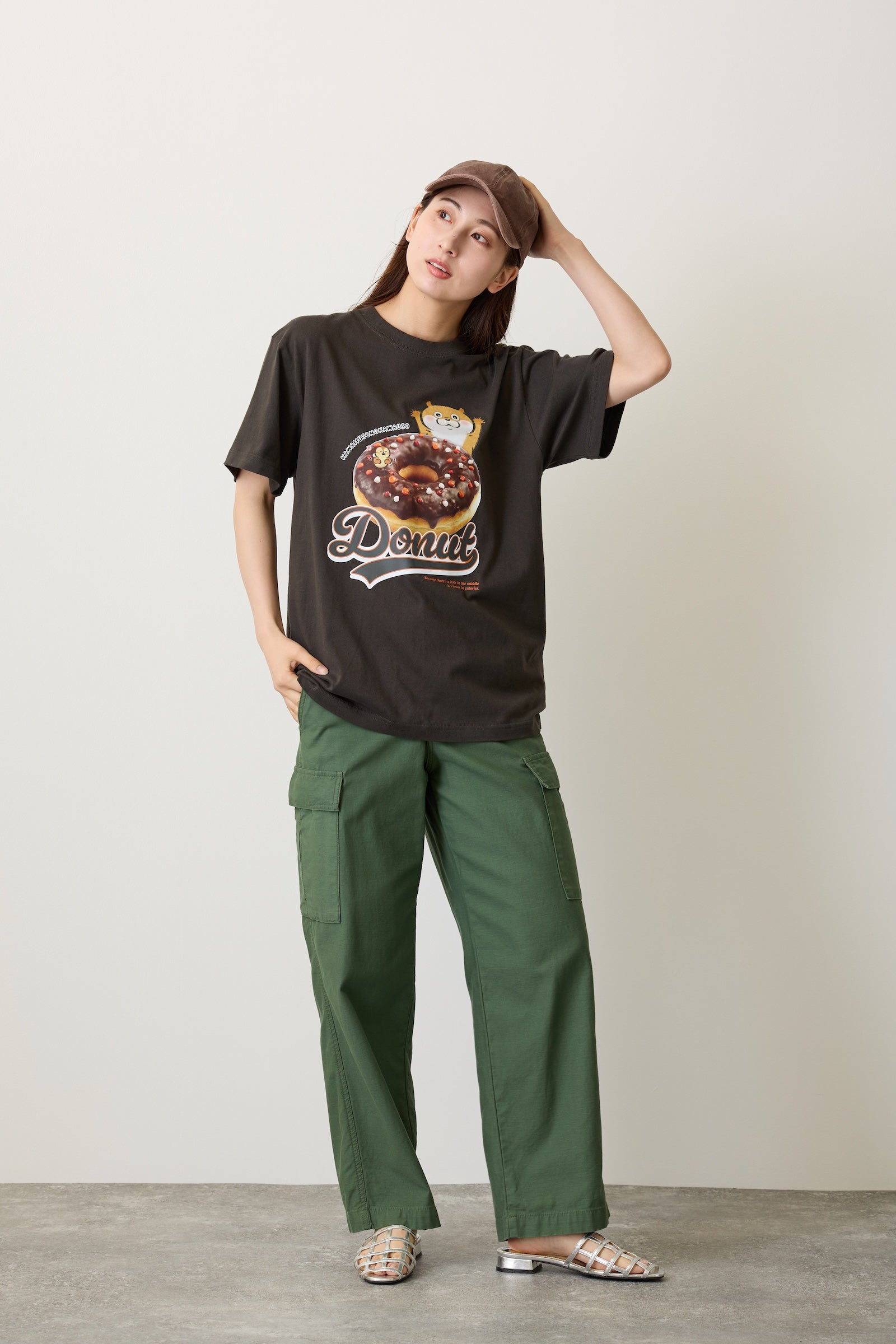 可愛い嘘のカワウソ Tシャツ ドーナツ スミ