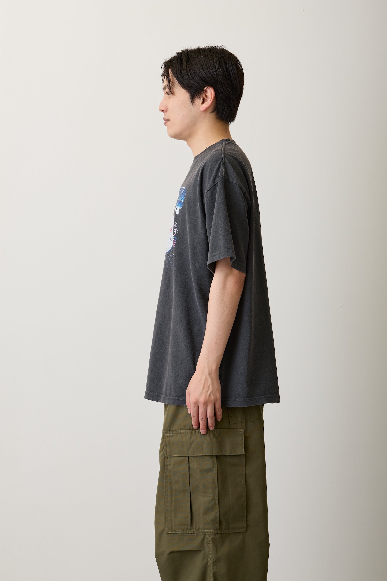 【7月中旬以降お届け】ちいかわ Tシャツ TURN IT UP スミ