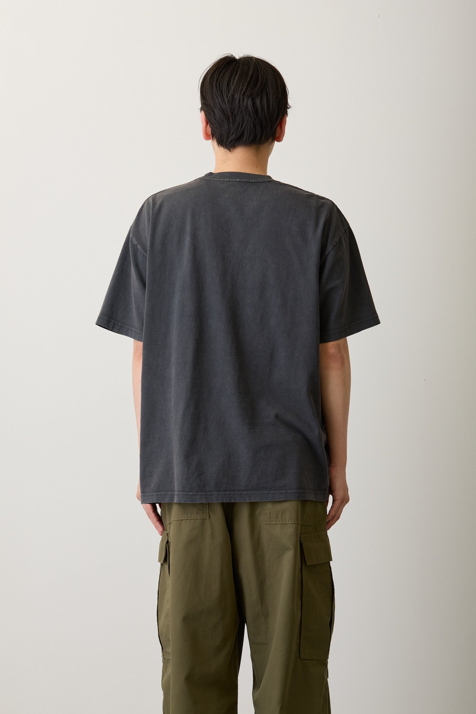 【7月中旬以降お届け】ちいかわ Tシャツ TURN IT UP スミ
