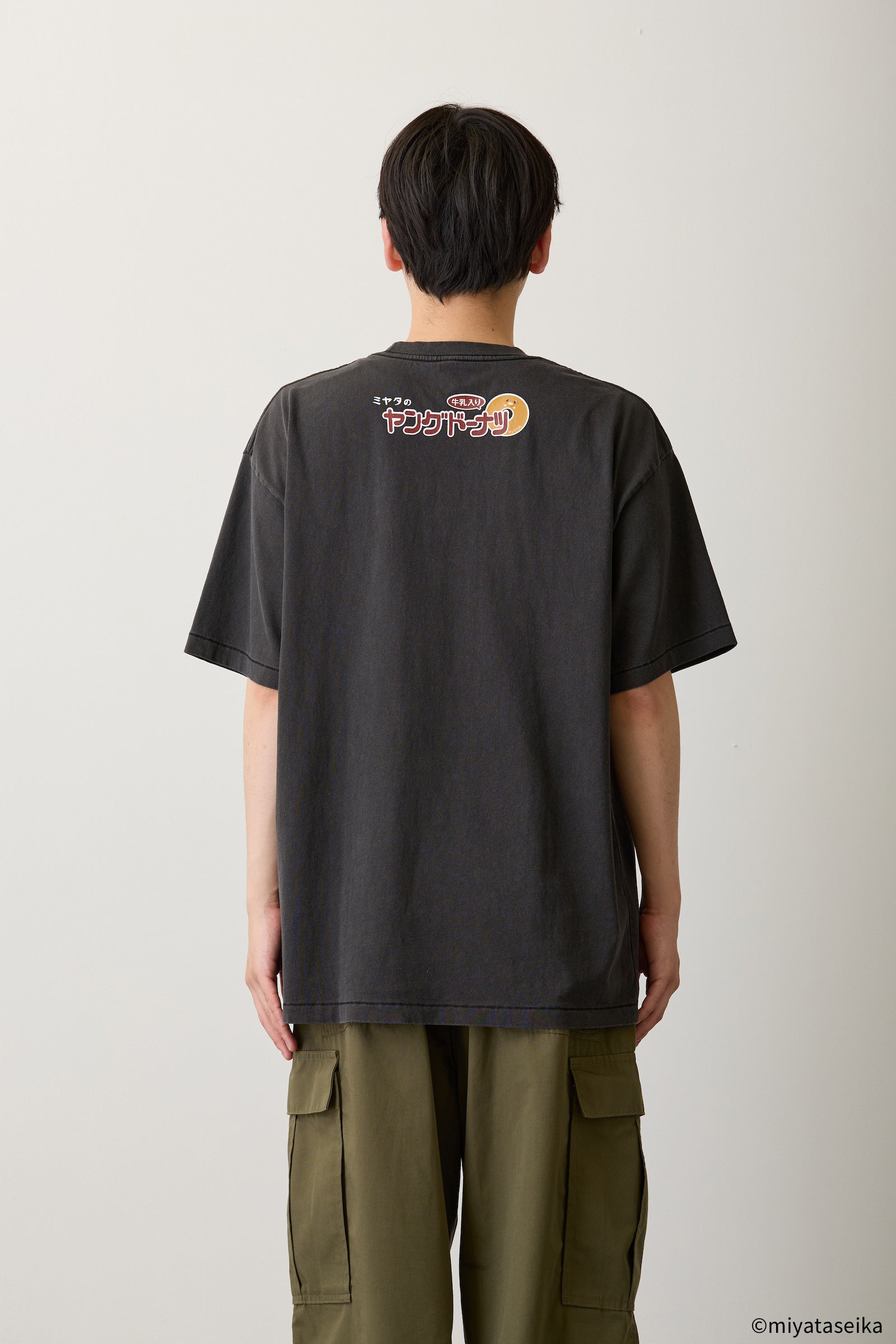 【7月中旬以降お届け】ヤングドーナツ Tシャツ 駄菓子ロック ブラック