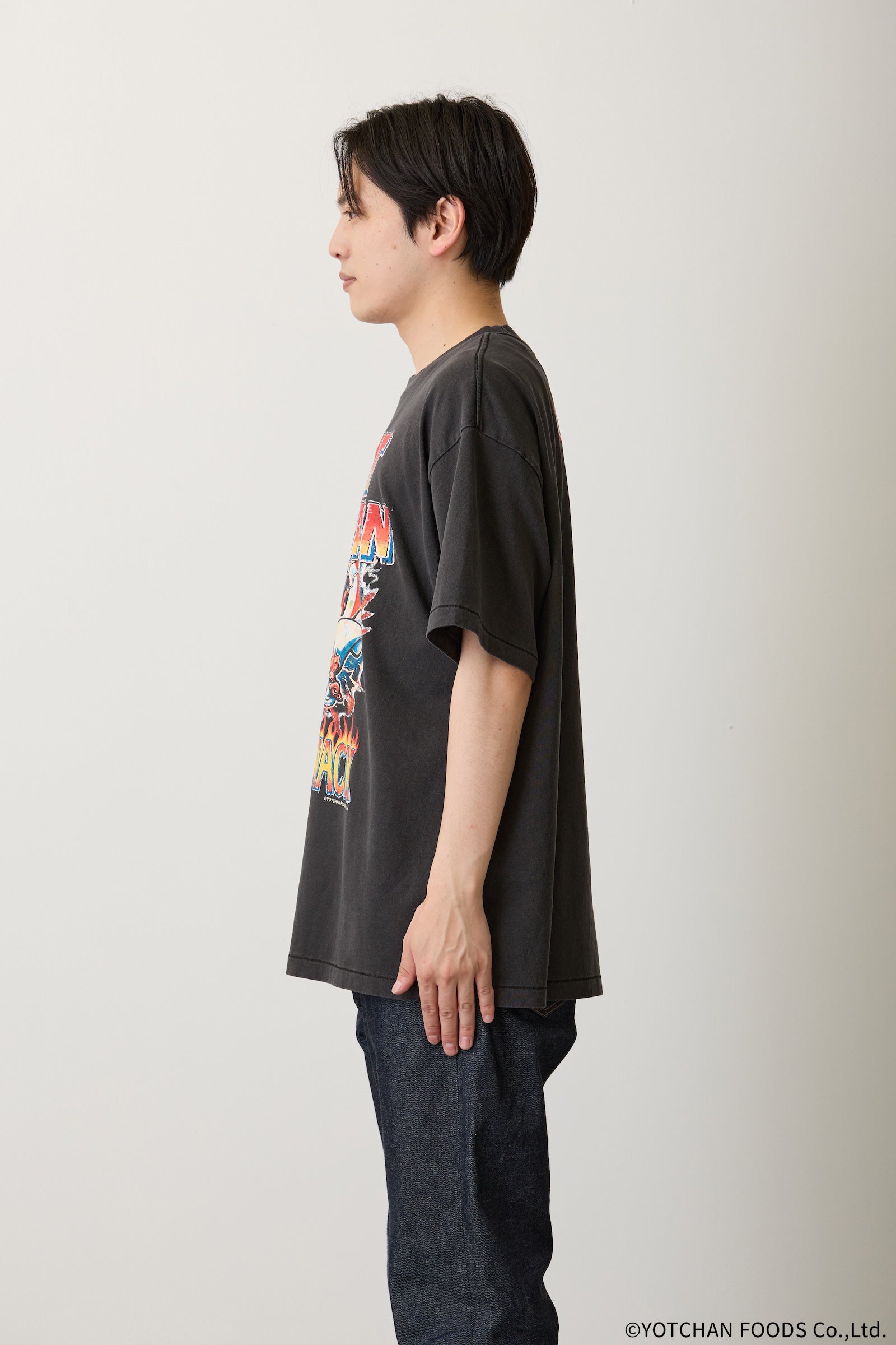 【7月中旬以降お届け】よっちゃんいか Tシャツ 駄菓子ロック ブラック