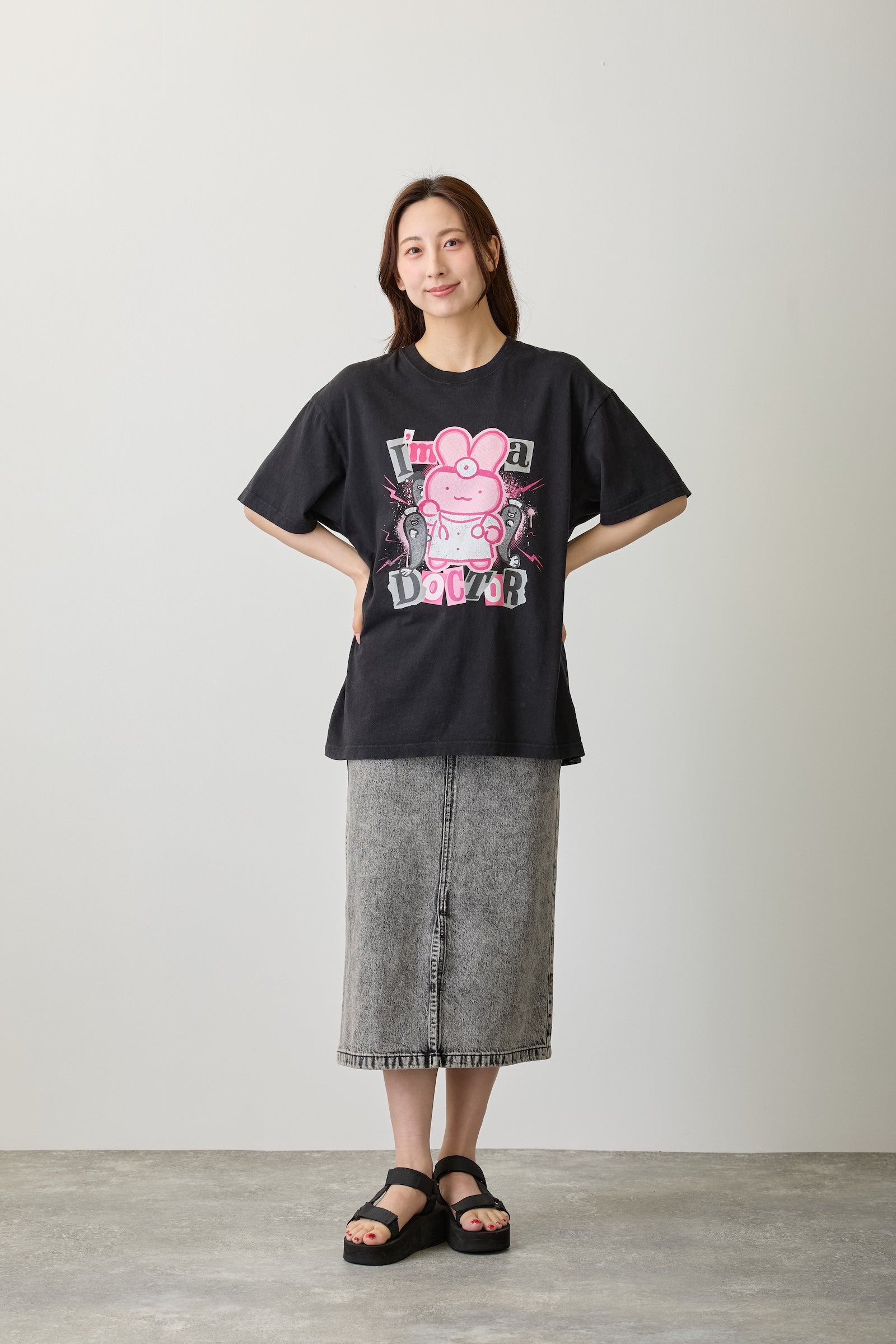 【7月中旬以降お届け】ホワイトタイガーとブラックタイガー Tシャツ うさぎ先生 I’m a Doctor ブラック