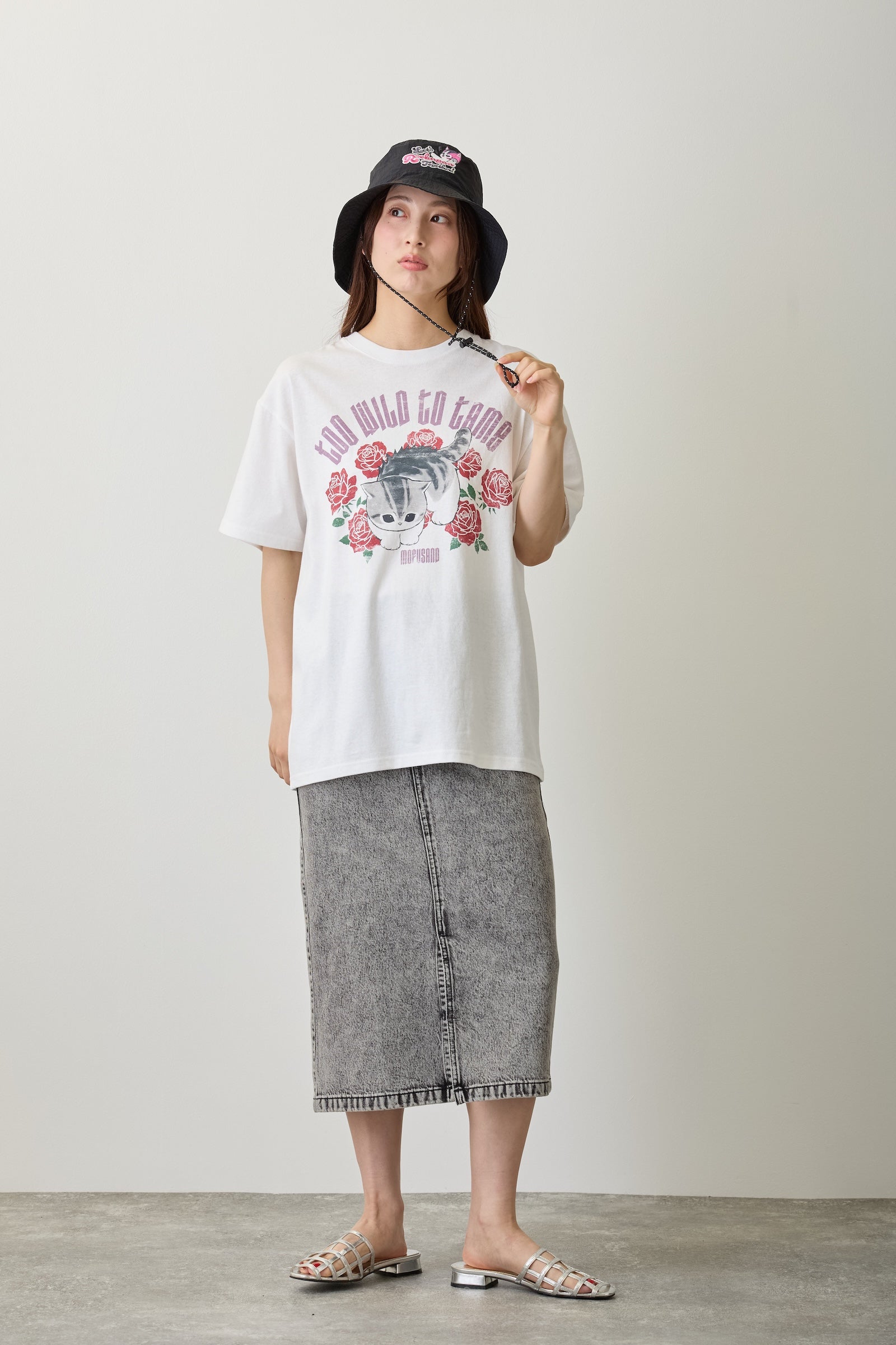 【7月中旬以降お届け】mofusand  Tシャツ  TOO WILD TO TAME ホワイト