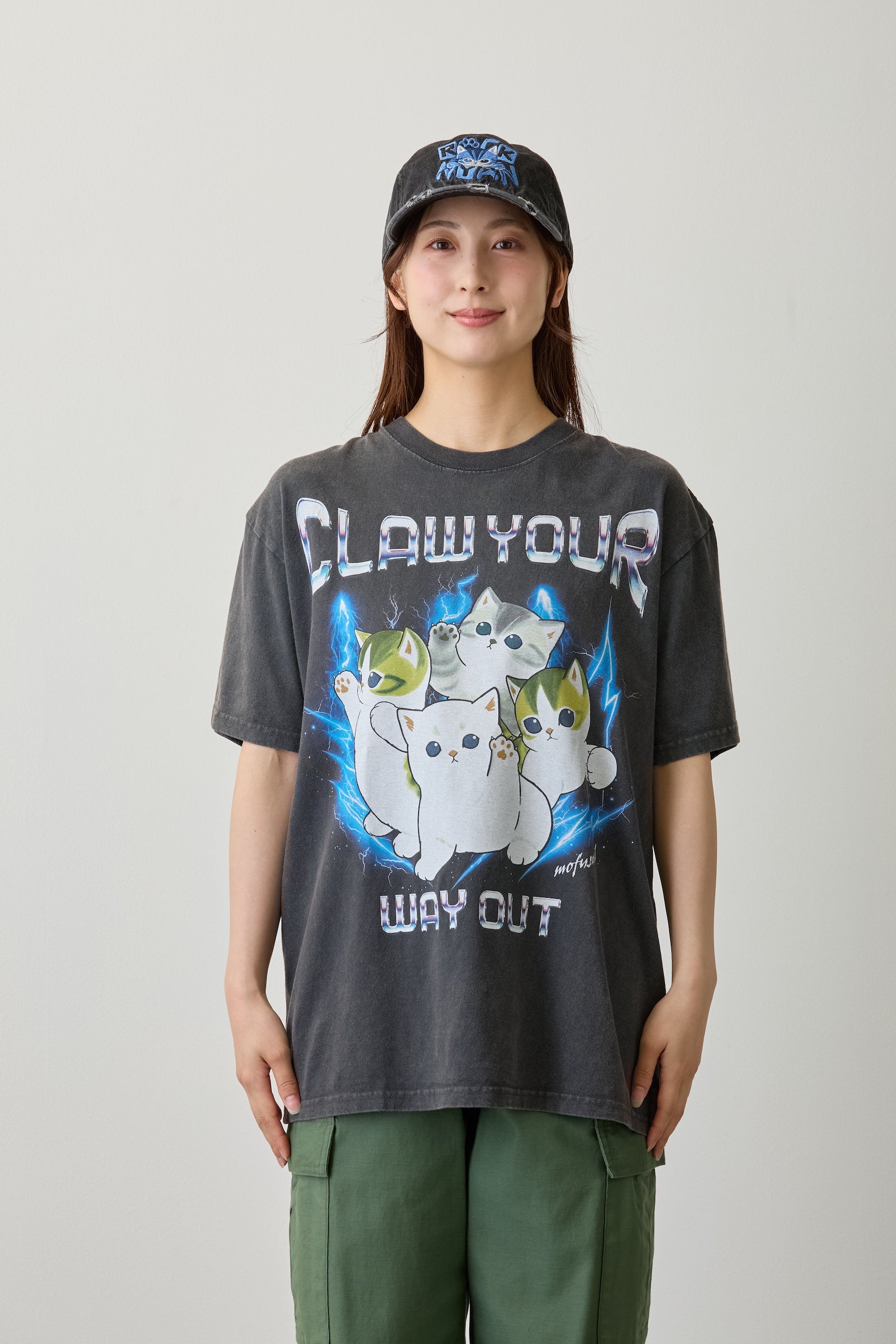 【7月中旬以降お届け】mofusand  Tシャツ  CLAW YOUR WAY OUT スミ