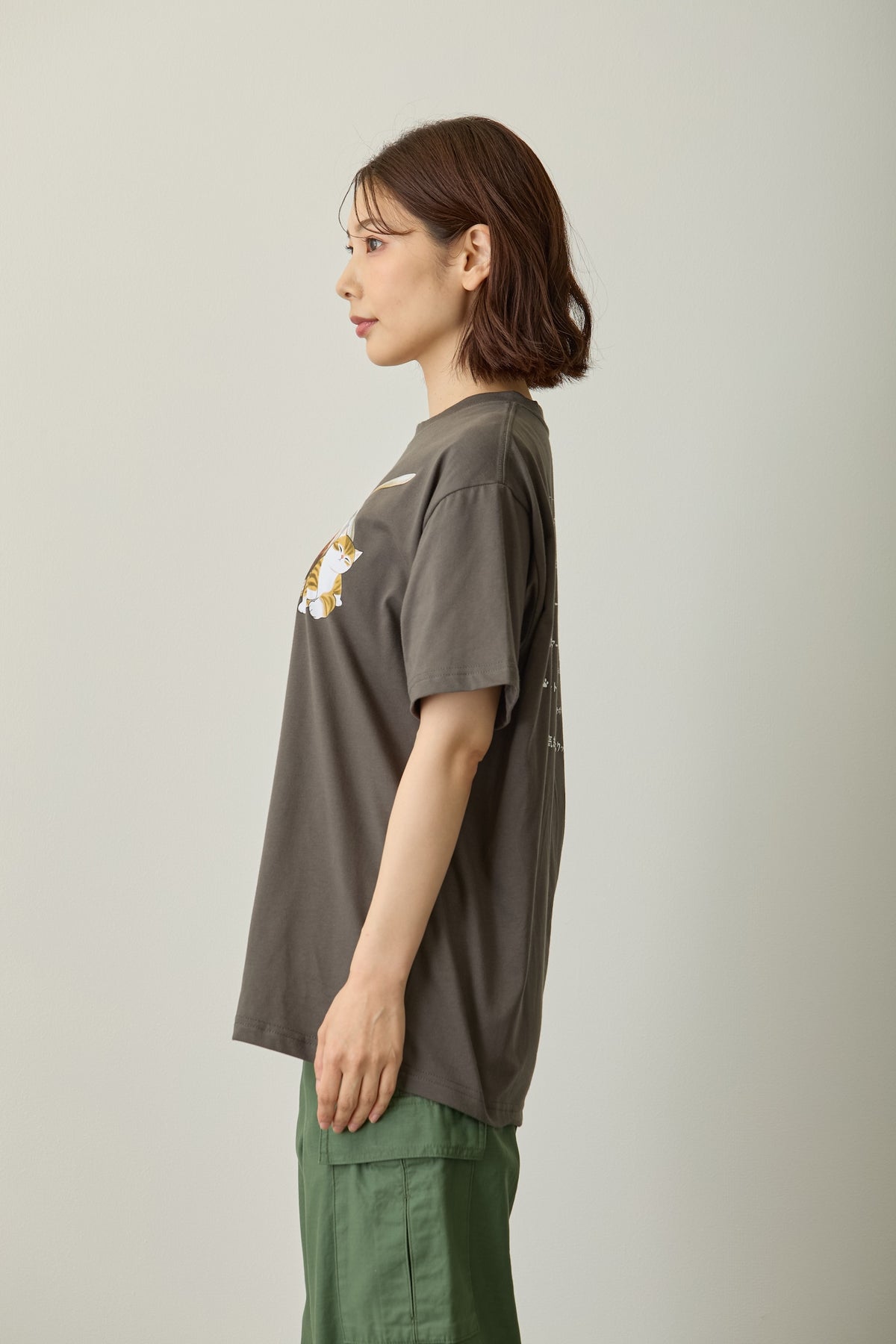 mofusand  Tシャツ  二ャポリタン スミクロ