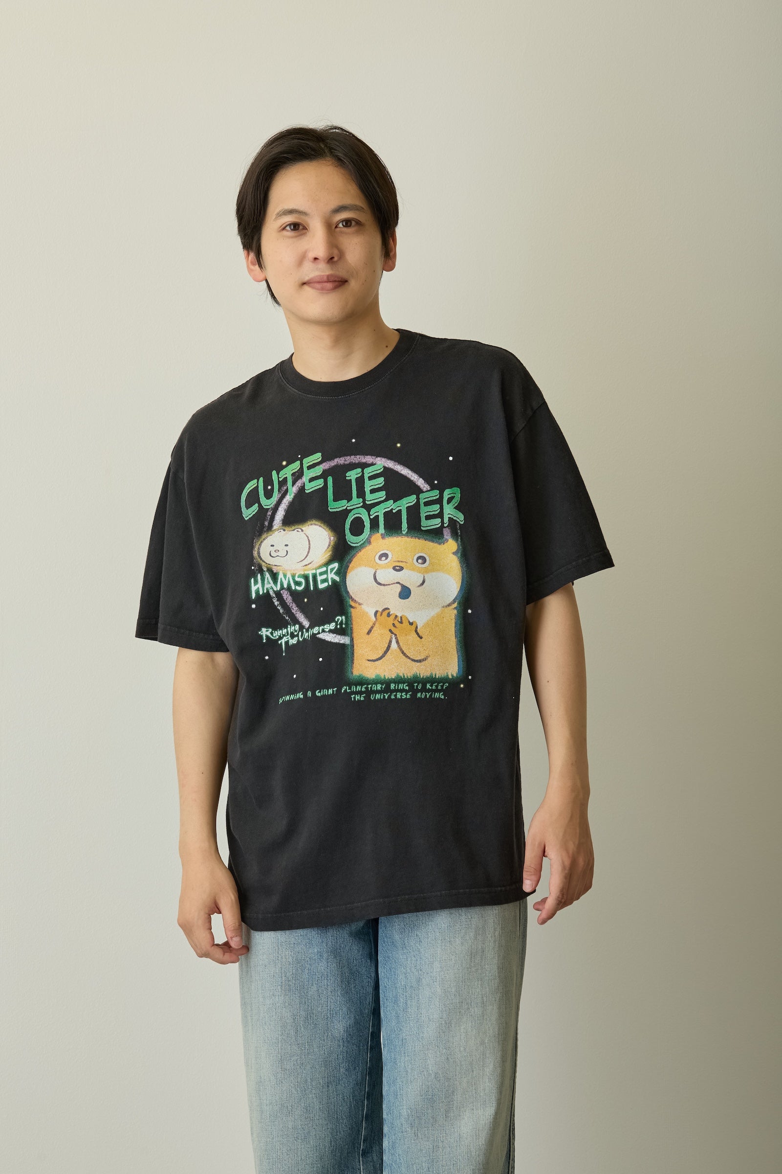 【先行販売】可愛い嘘のカワウソ Tシャツ ハムスターが宇宙を?! ブラック