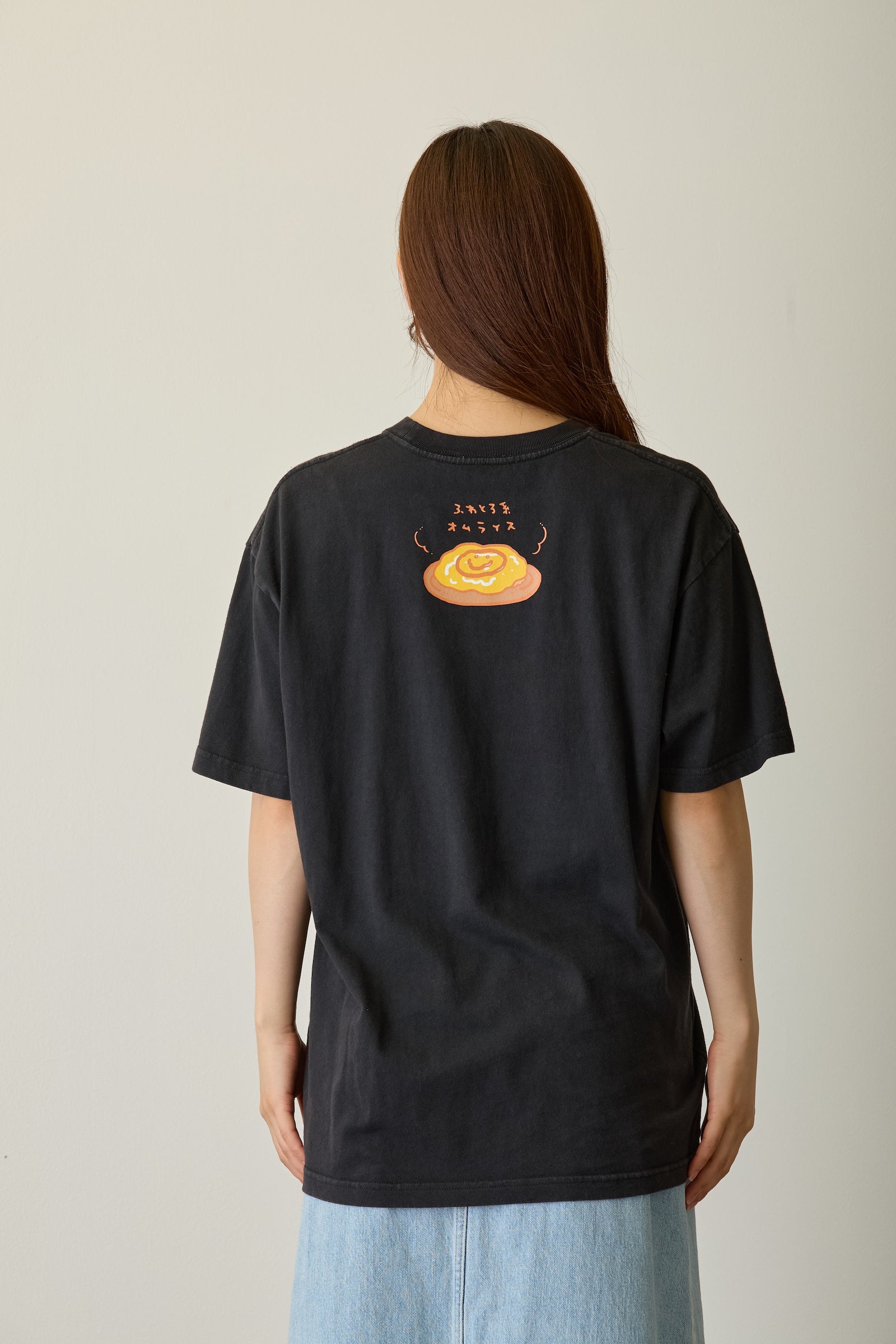 【先行販売】ちいかわ 発泡プリントTシャツ OPERATION:OMURICE ブラック