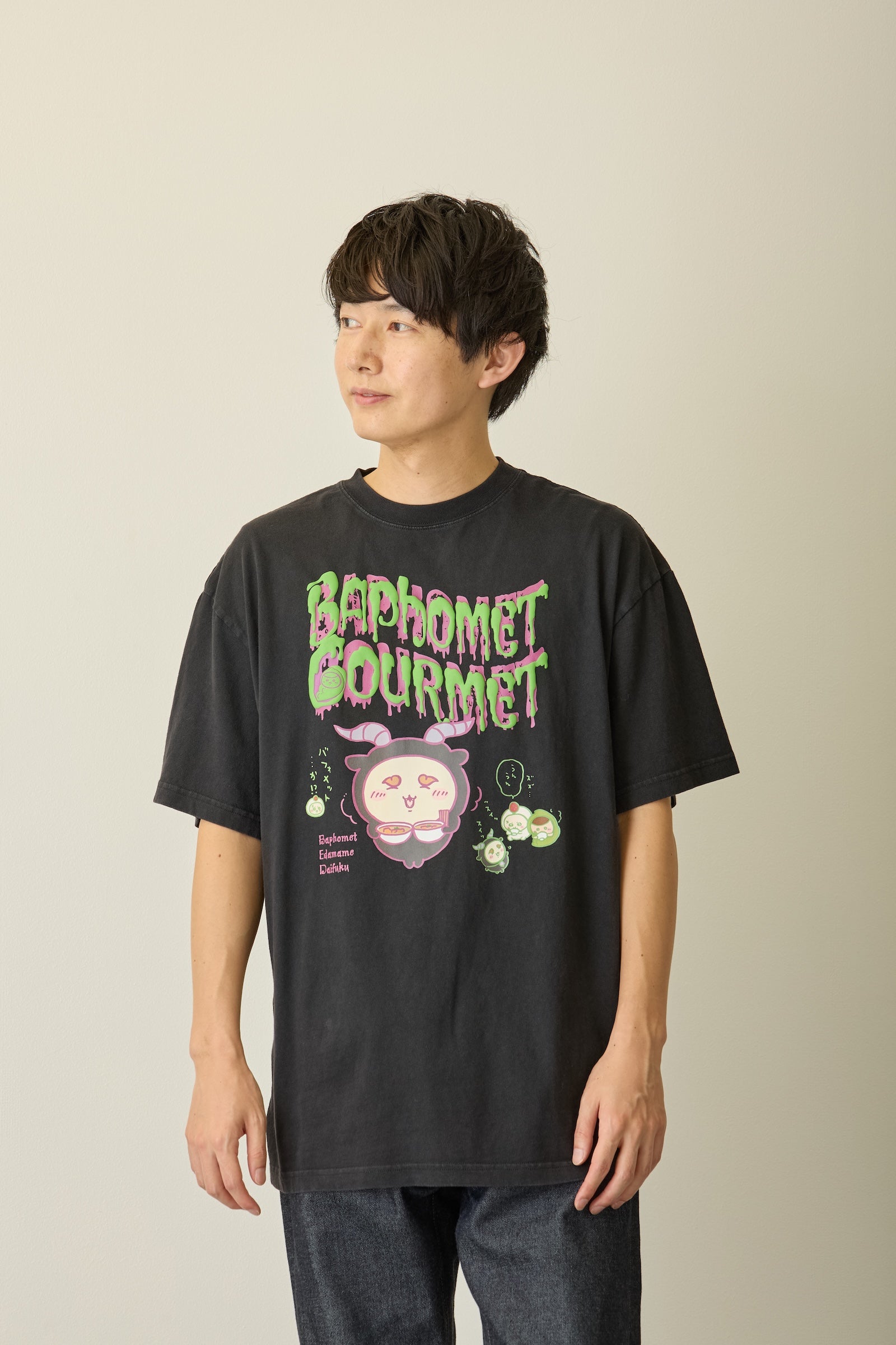 【先行販売】ちいかわ 発泡プリントTシャツ BAPHOMET GOURMET ブラック