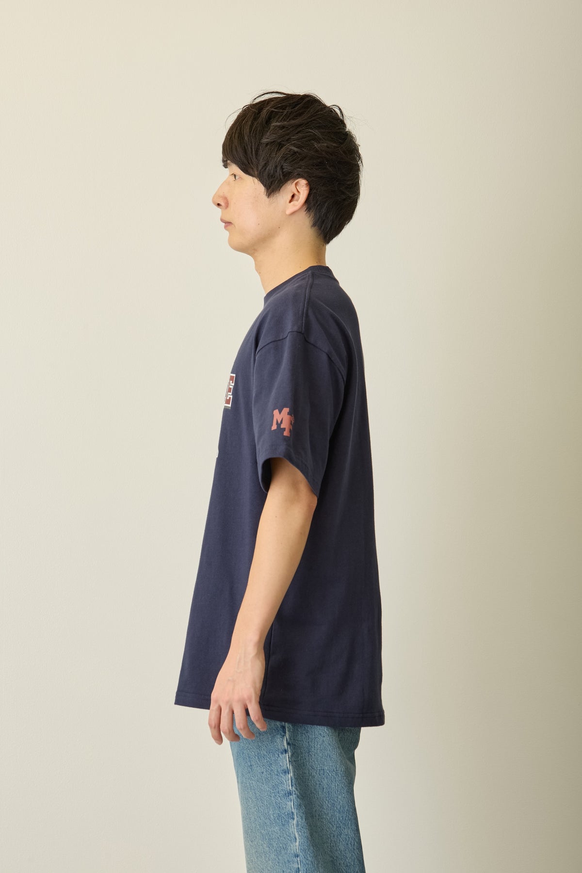 mofusand Tシャツ PAWSING THE GAME  ネイビー