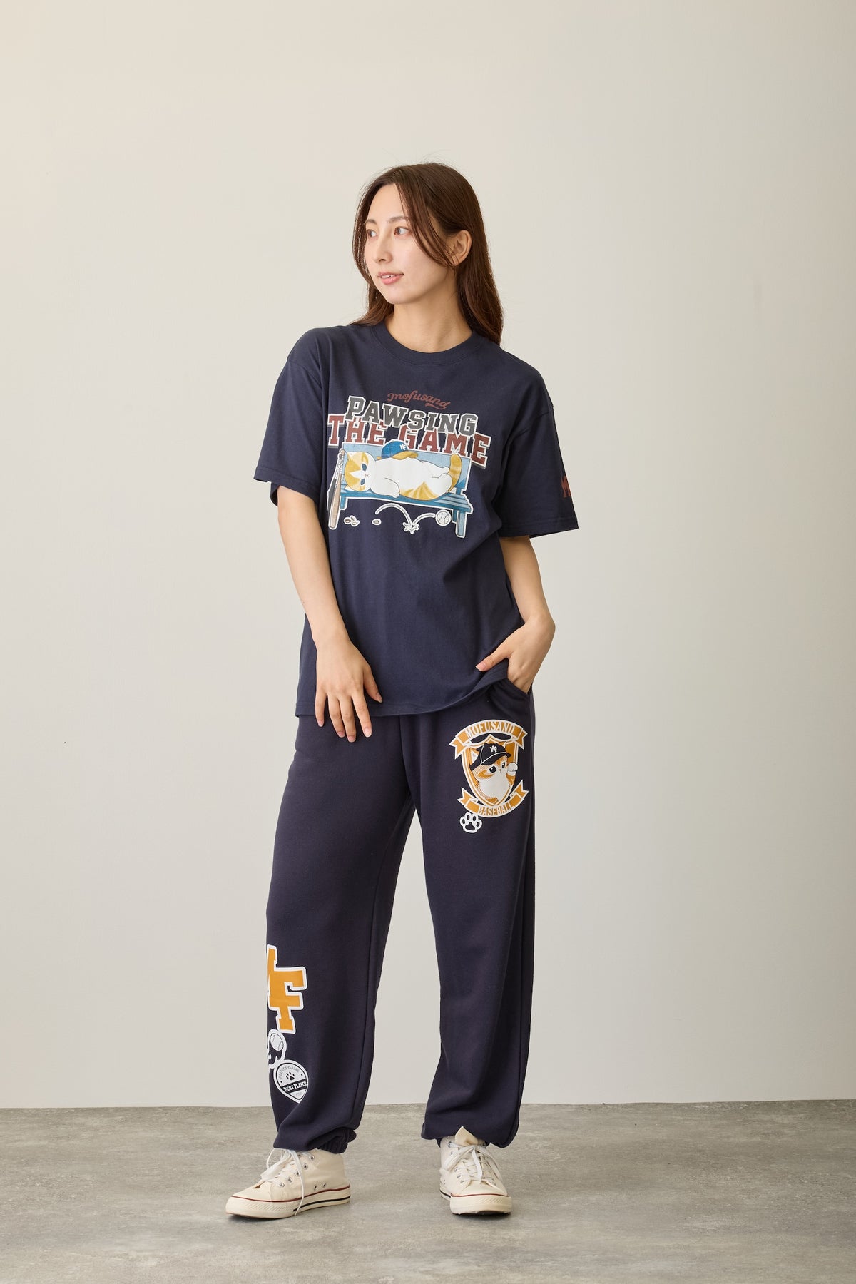mofusand Tシャツ PAWSING THE GAME  ネイビー