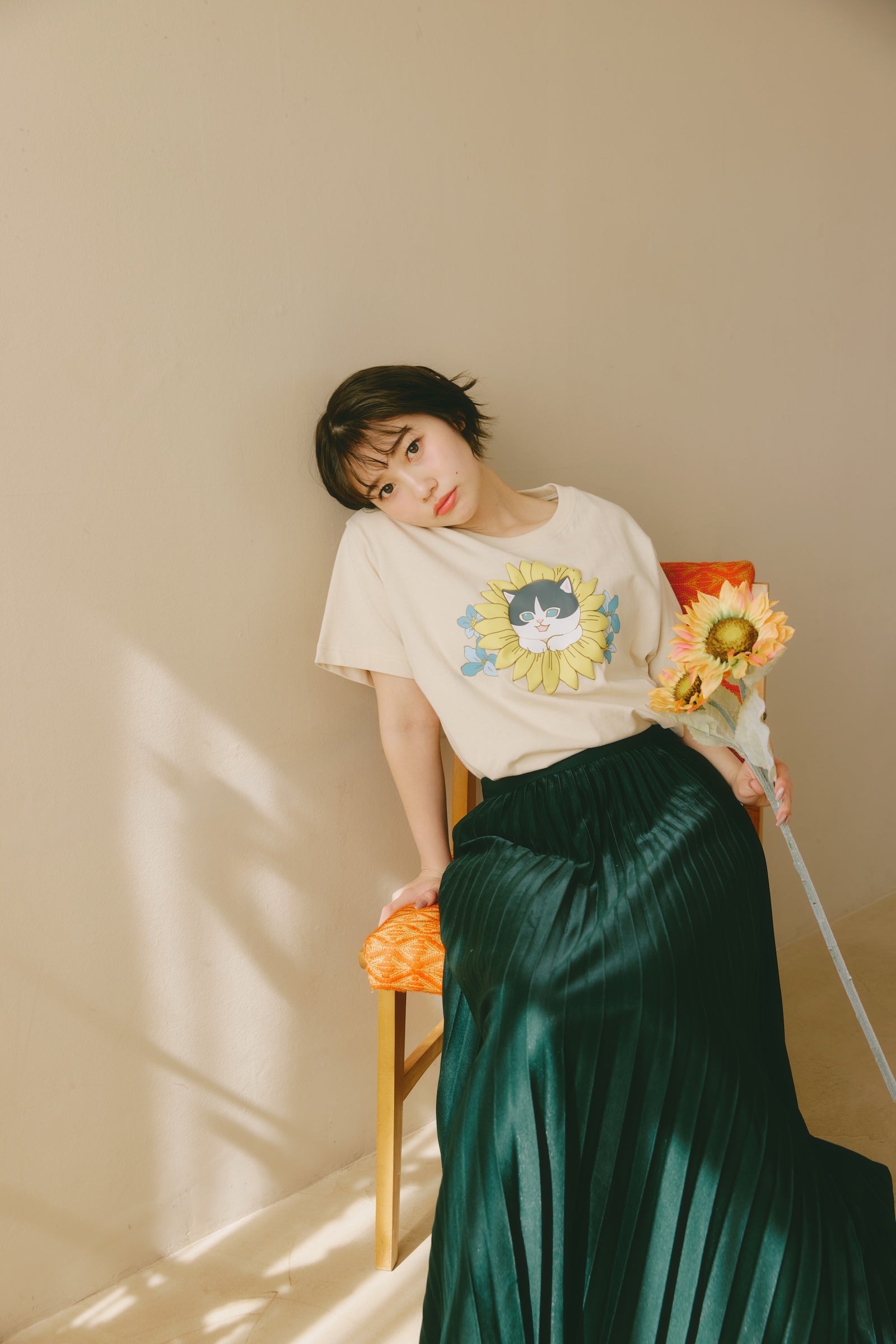 mofusand×日比谷花壇 Tシャツ サンフラワー ナチュラル