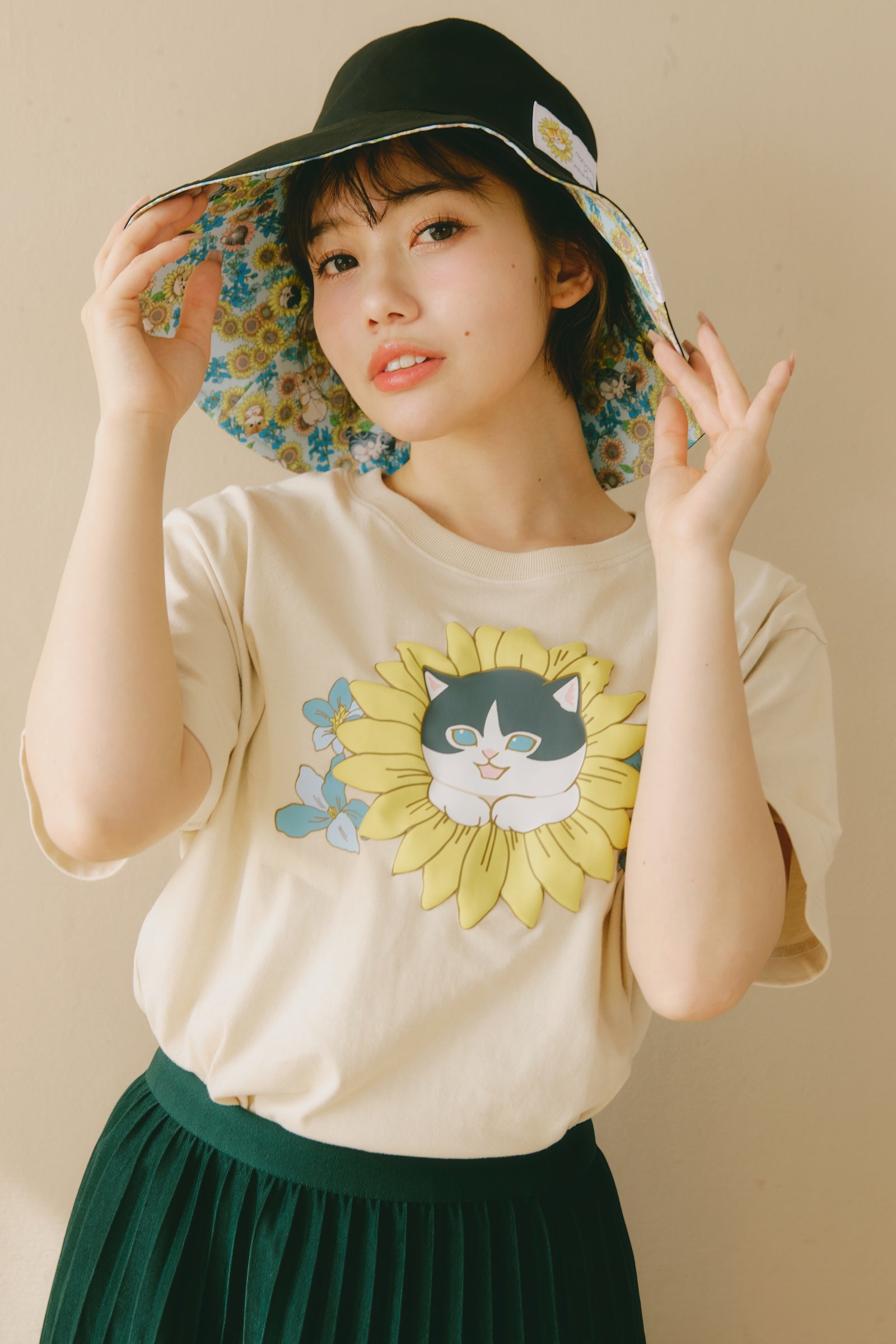 mofusand×日比谷花壇 Tシャツ サンフラワー ナチュラル