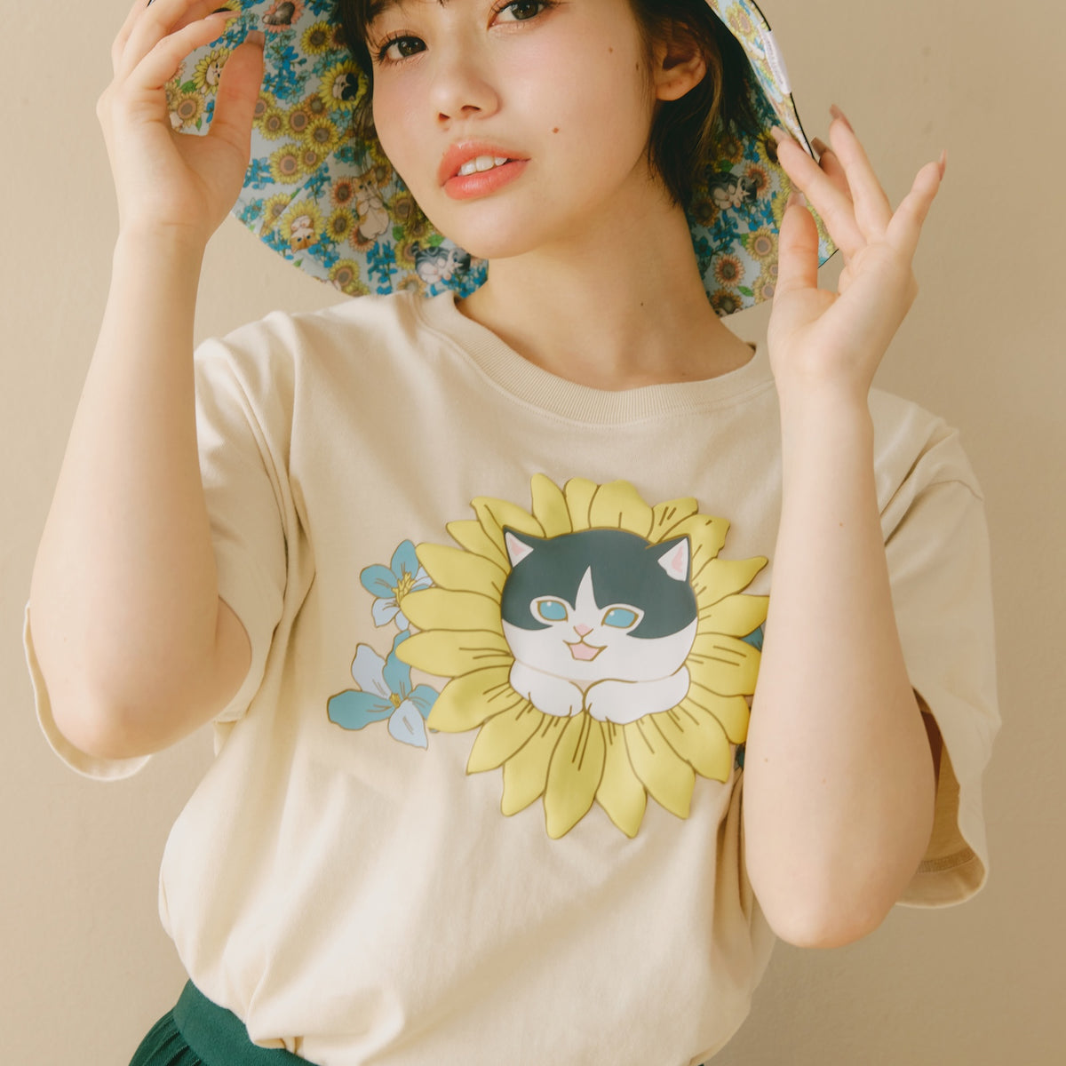 mofusand×日比谷花壇 Tシャツ サンフラワー ナチュラル