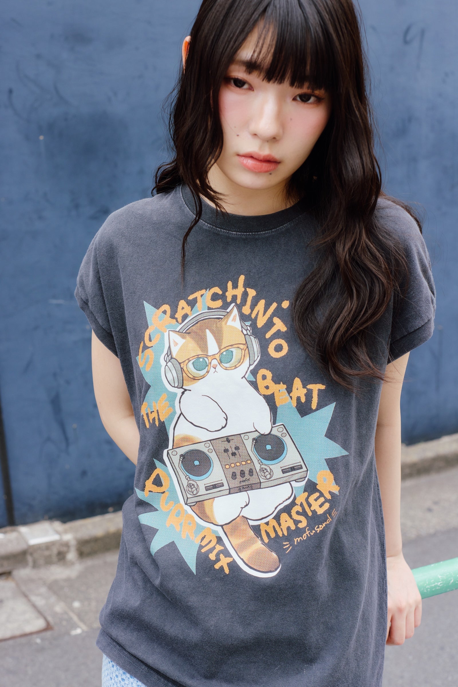 【7月中旬以降お届け】mofusand  ワイドノースリーブ  PURR MIX MASTER スミ