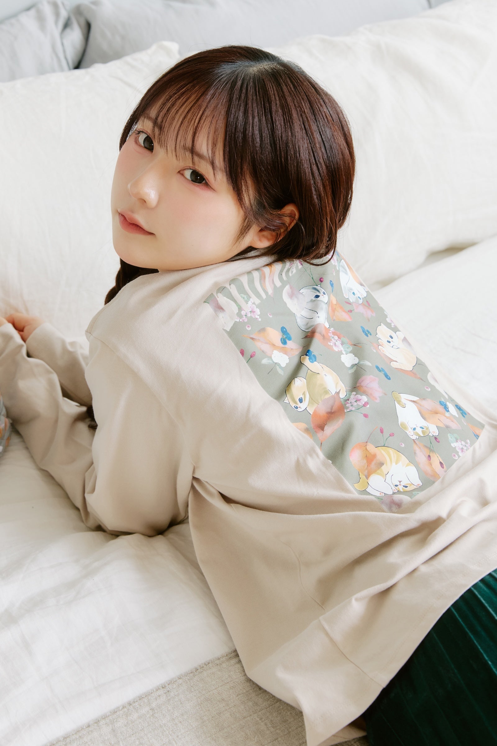 mofusand×日比谷花壇 長袖Tシャツ リーフ柄 ベージュ