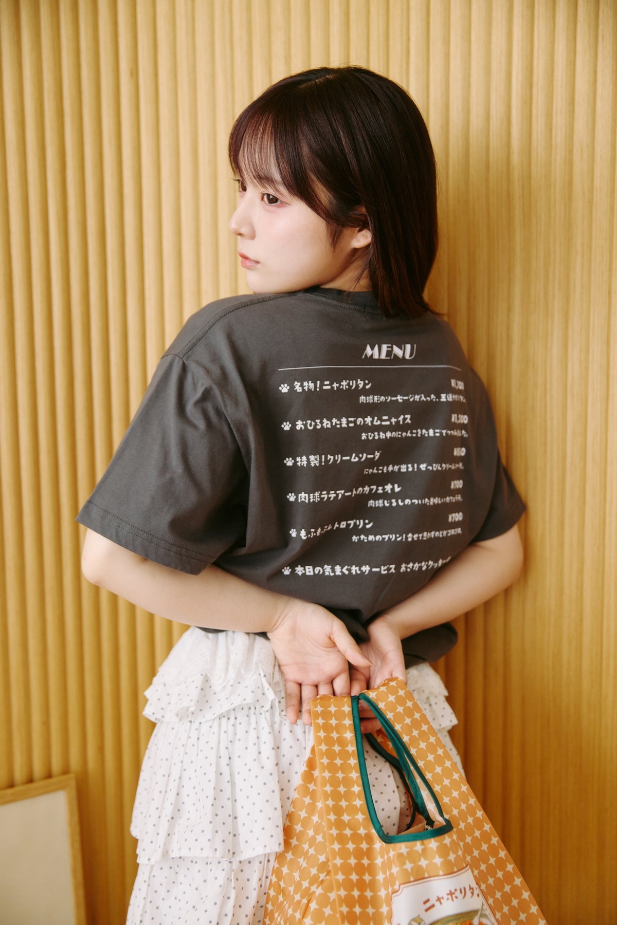mofusand  Tシャツ  二ャポリタン スミクロ