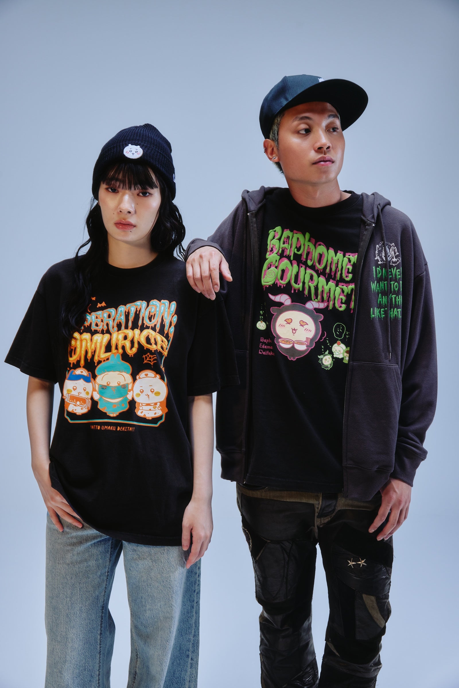 【先行販売】ちいかわ 発泡プリントTシャツ OPERATION:OMURICE ブラック