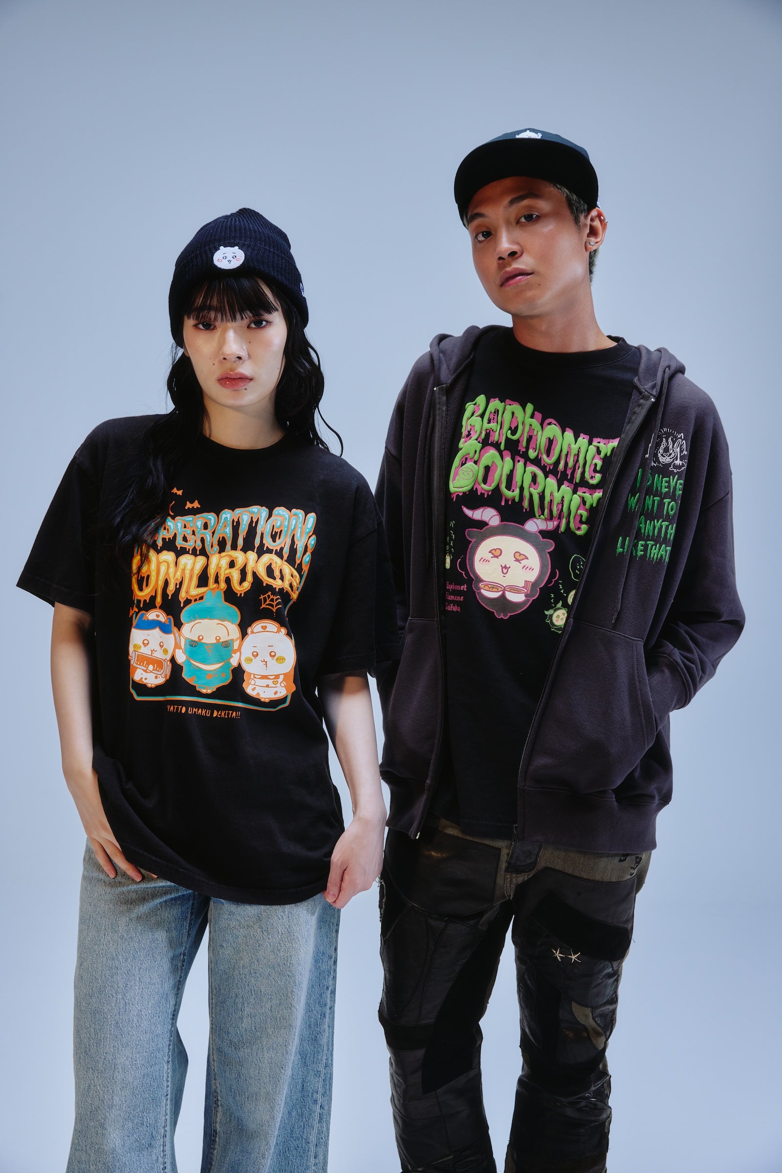 【先行販売】ちいかわ 発泡プリントTシャツ OPERATION:OMURICE ブラック