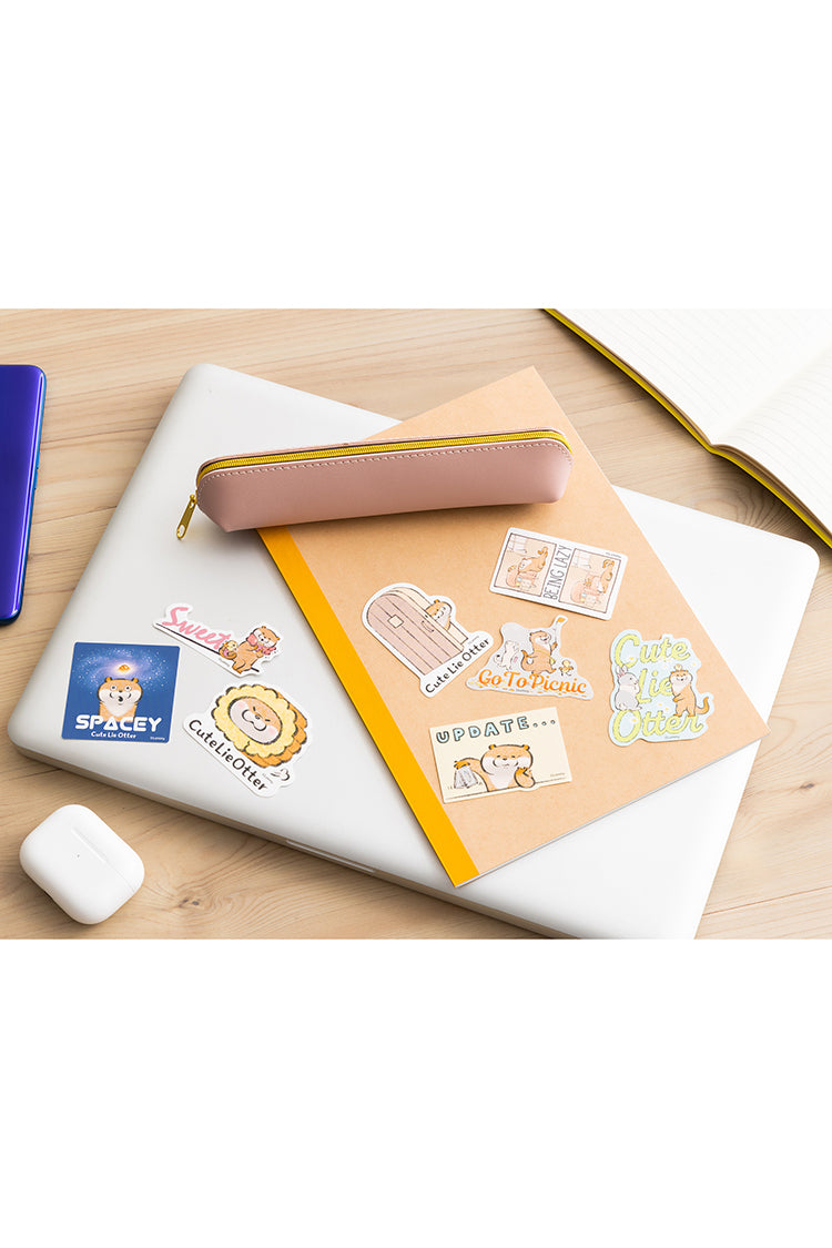 【2BUY10%OFF対象商品】可愛い嘘のカワウソ スマホに貼れるサイズのステッカー（UPDATE）