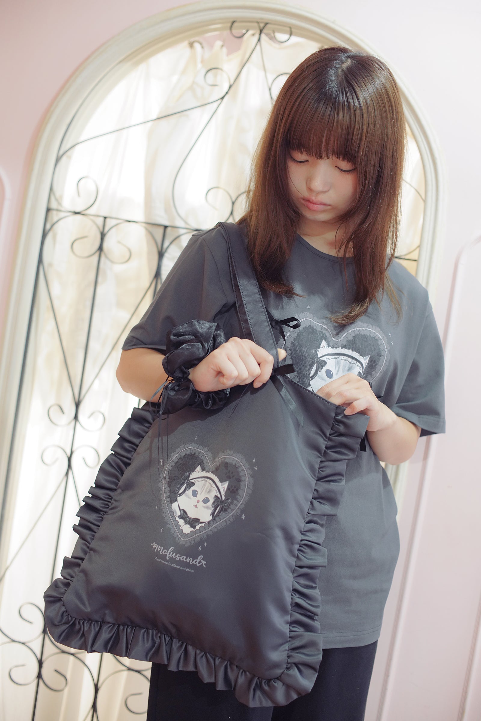 m*e様 黒ねこちゃん☆フリフリトートバッグ　デニム風ハートプリント　うさ耳ドレ mofusand バレエコア トートバッグ くろりぼにゃん ブラック