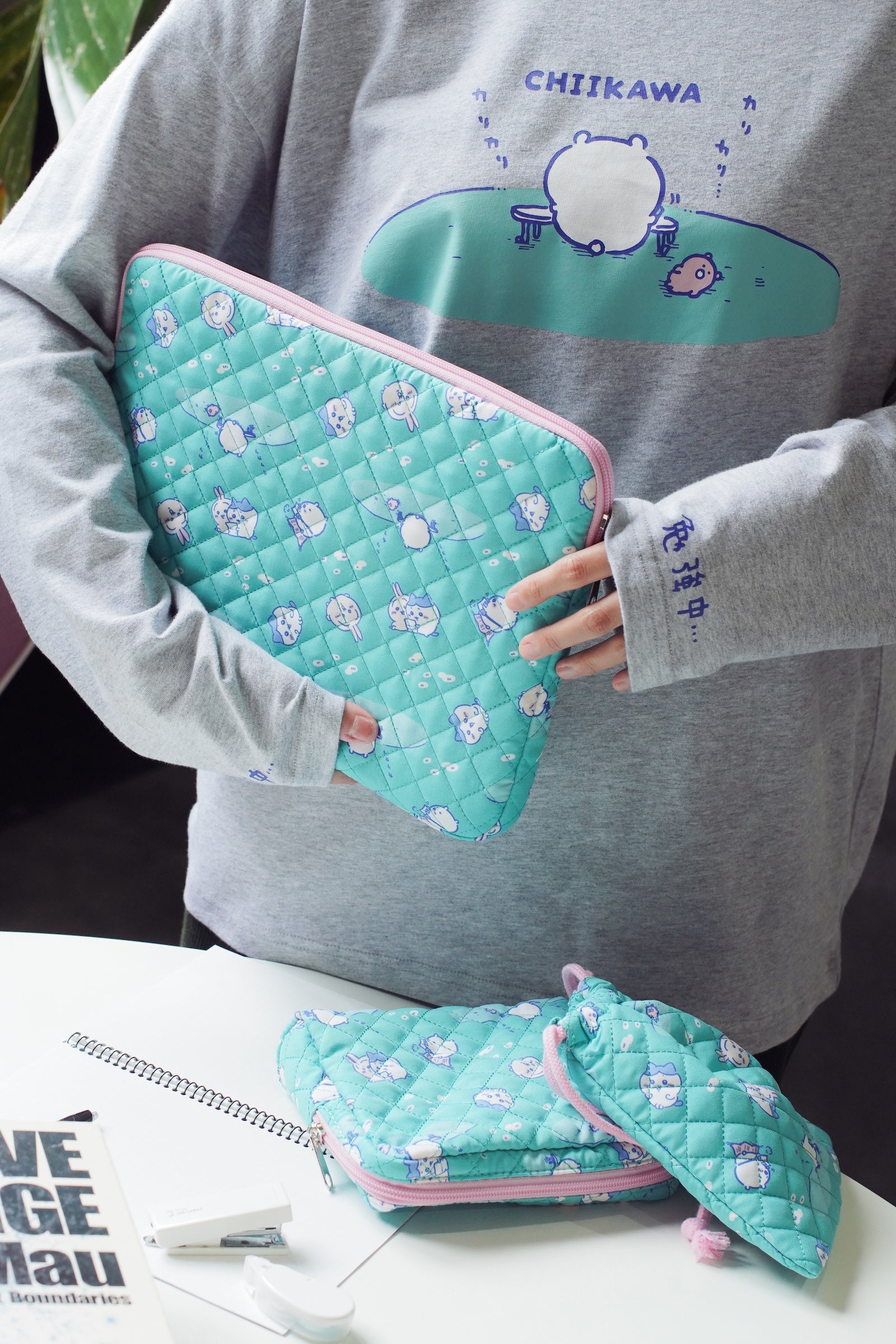 【2BUY10%OFF対象商品】ちいかわ マルチケース 試験勉強 グリーン