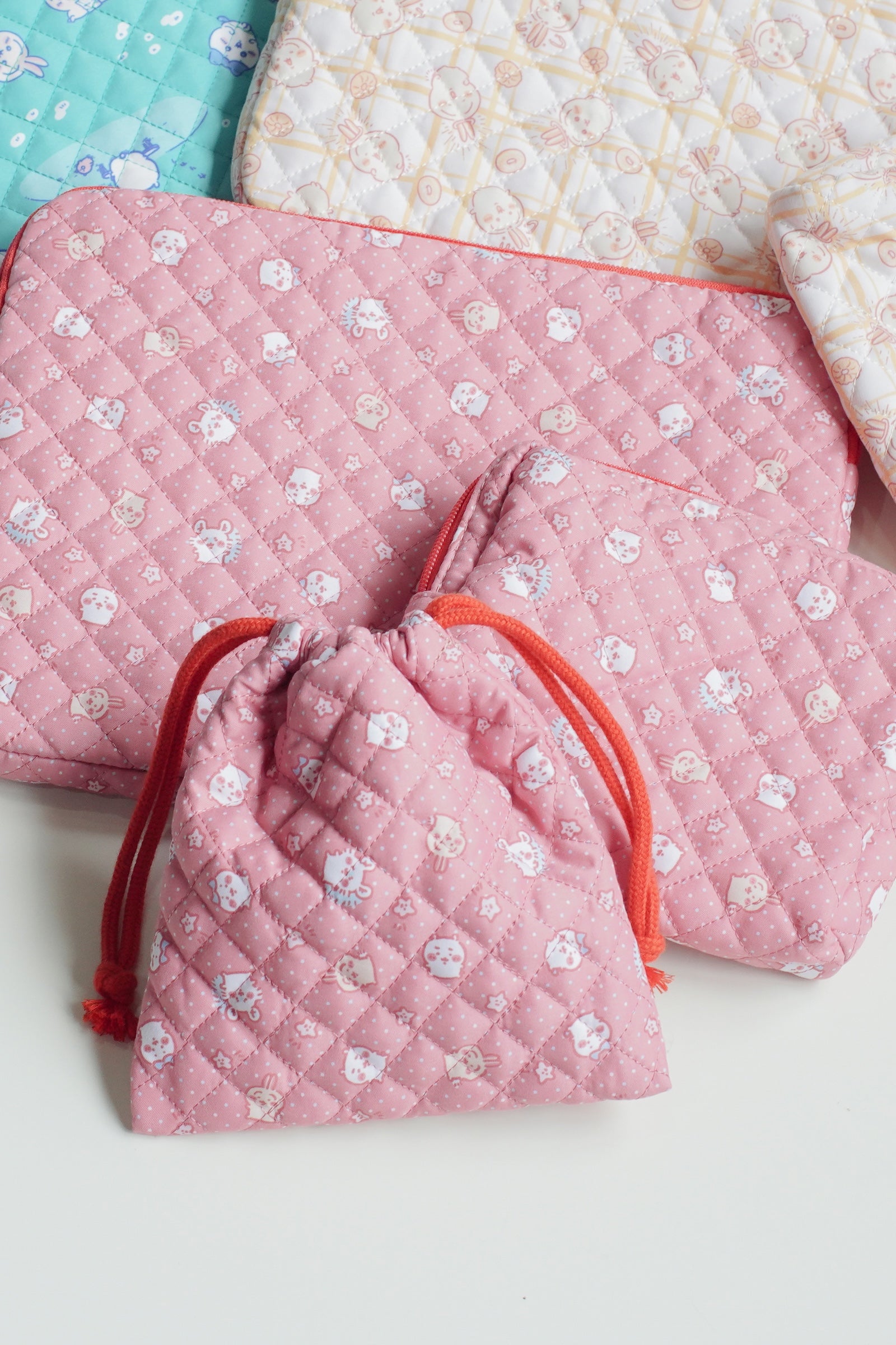 【2BUY10%OFF対象商品】ちいかわ 巾着 小さいの レッド