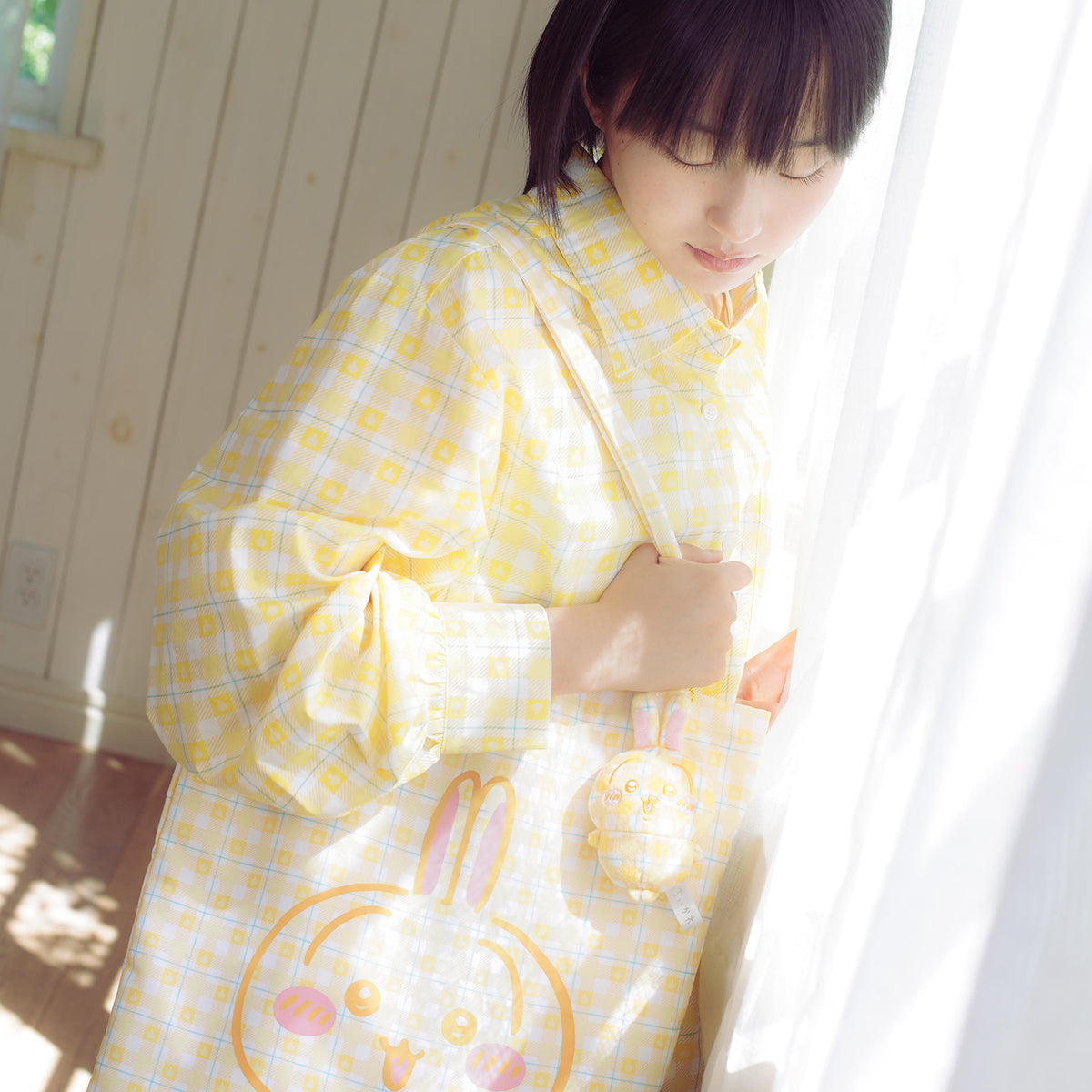 ちいかわ チェックシリーズ トートバッグ（チャーム付き） うさぎ イエロー